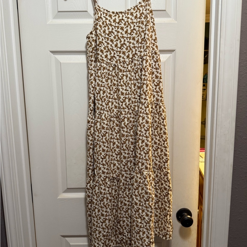 Chic Brown and White Midi Dress